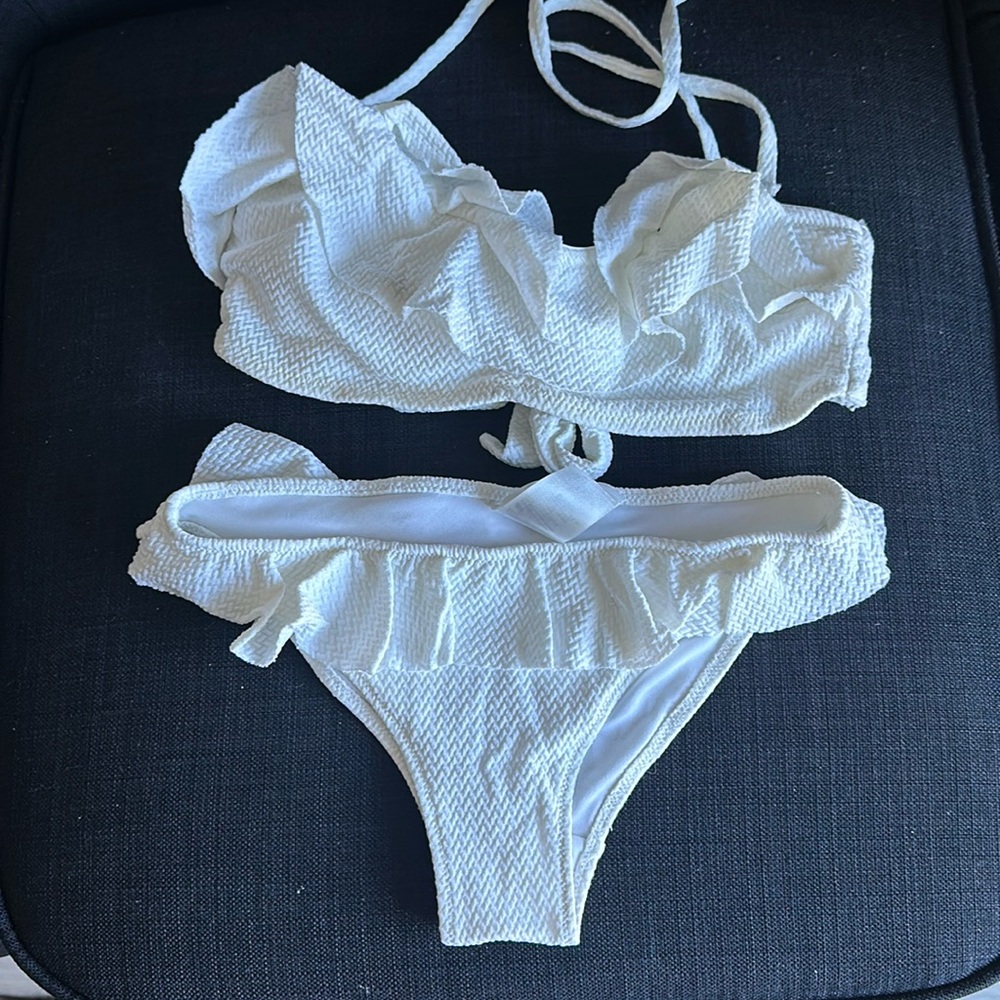 H&M white Ruffled Bikini Swimsuit Bottom